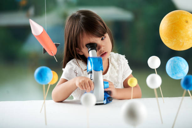 Quel genre de microscope peut-on offrir à un jeune enfant ?